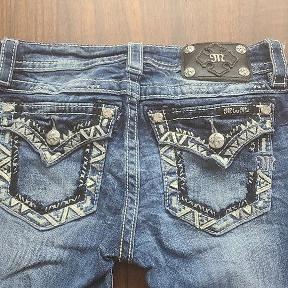 Miss Me Capris 26 - Picture 3 of 3